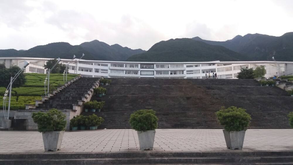 大理大学图片