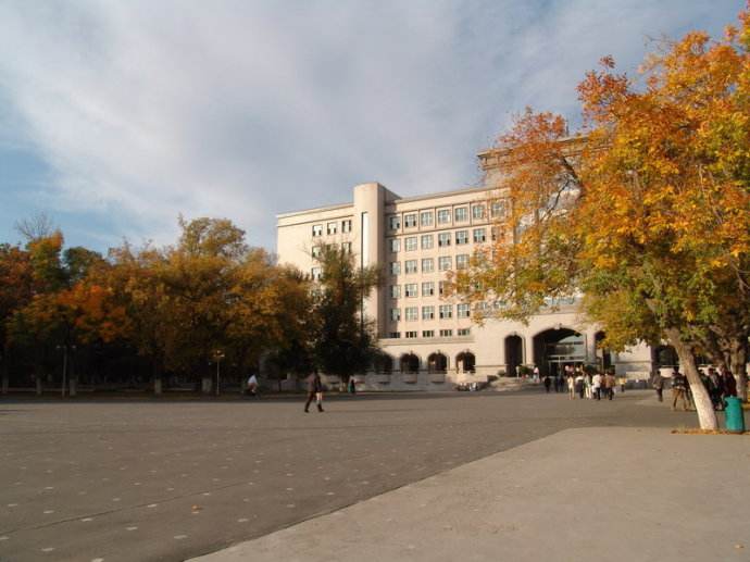 新疆农业大学图片介绍